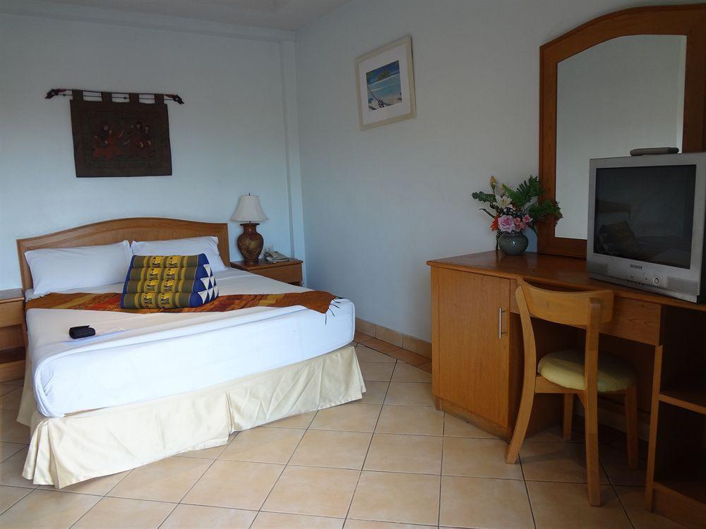 Seven Oaks Inn Csomtien-part Kültér fotó