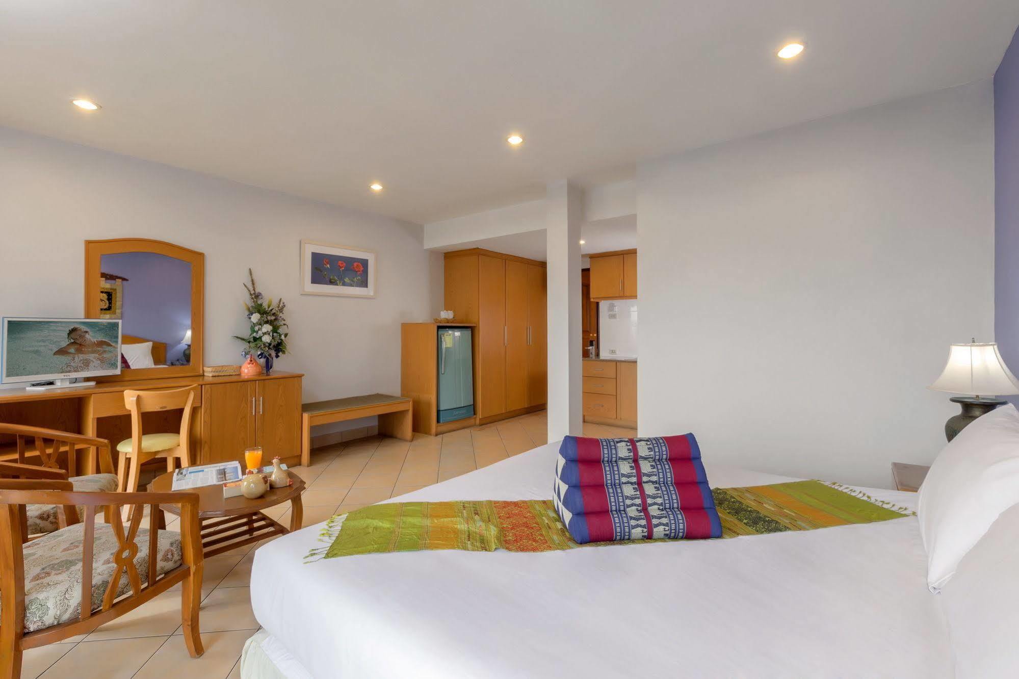 Seven Oaks Inn Csomtien-part Kültér fotó