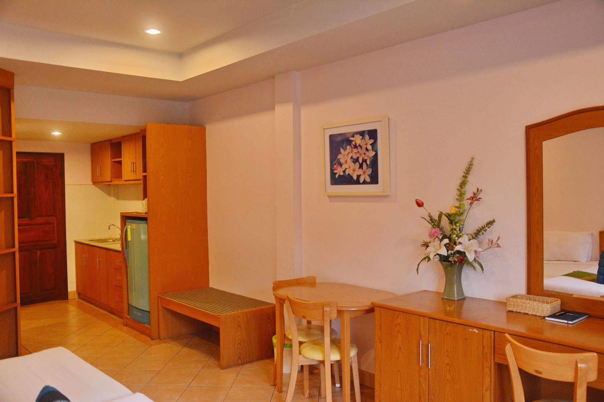 Seven Oaks Inn Csomtien-part Kültér fotó