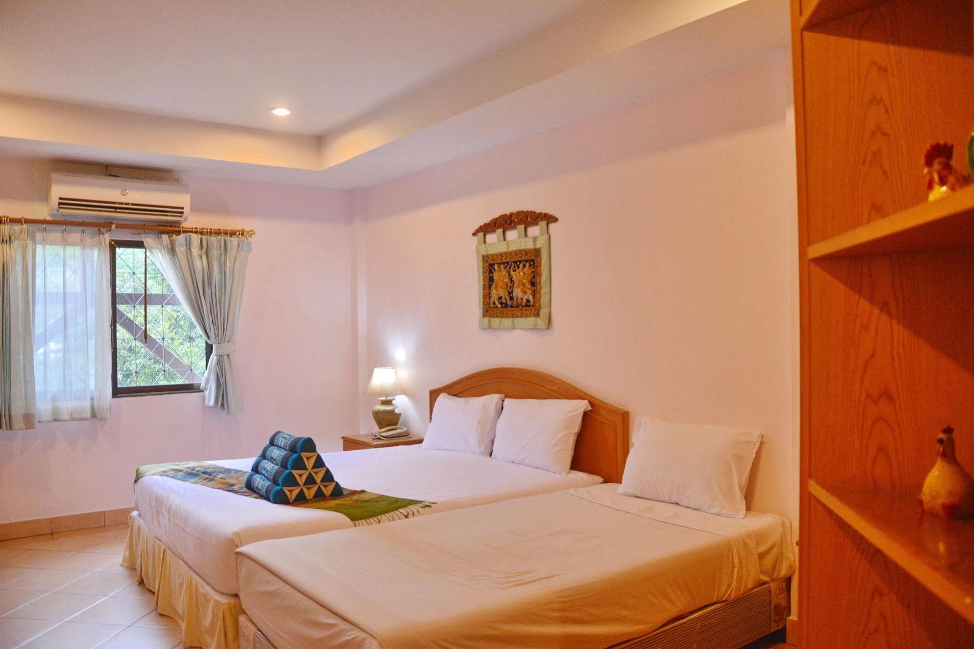 Seven Oaks Inn Csomtien-part Kültér fotó