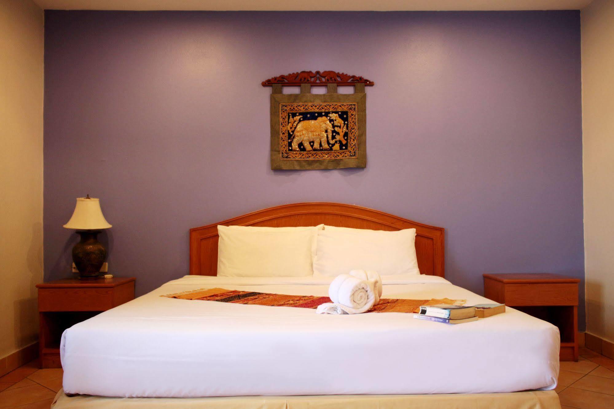 Seven Oaks Inn Csomtien-part Kültér fotó